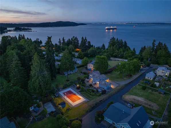 1590 Colchester Drive E, Port Orchard, WA 98366