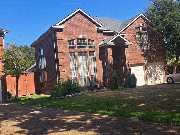 3rd image of 14636 Waterview Cir