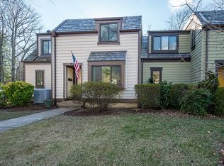 1532 Scandia Cir, Reston, VA 20190