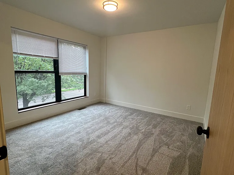 135 W 46th St — Photo 8