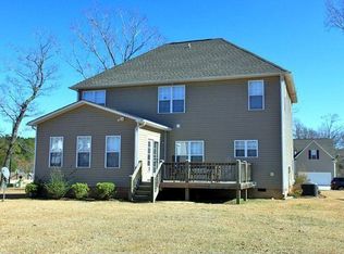 210 Middle Ridge Dr, Hubert, NC 28539