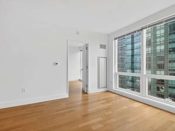 77 Hudson Street image 5 of 28