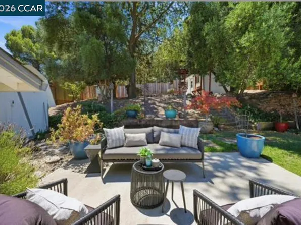 210 Vista Way, Martinez, CA 94553