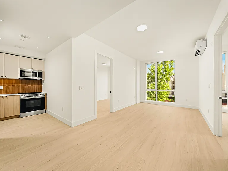 733 Lincoln Pl #1213 — Photo 3