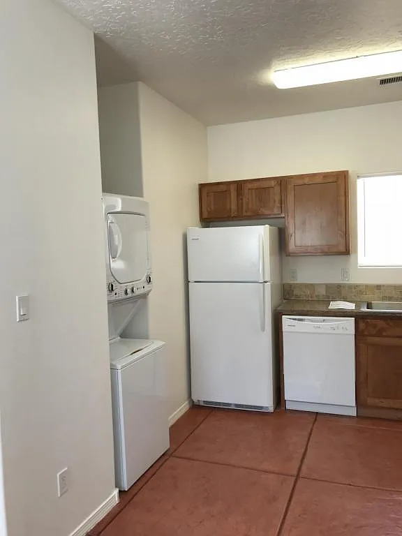 1703-C Lomas Blvd NW — Photo 3