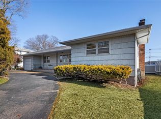 603 Long Pl, Babylon, NY 11702