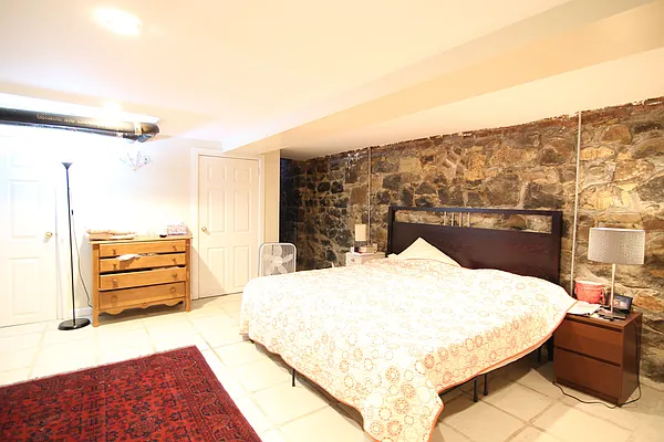 Rented by Nooklyn NYC LLC | media 7