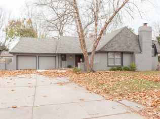 8229 E Brookhollow Ln, Wichita, KS 67206