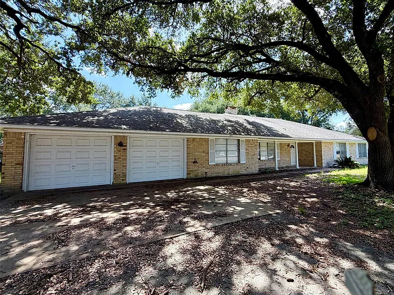 1410 S Circle St — Photo 1