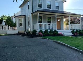 233 Nassau Rd, Huntington, NY 11743