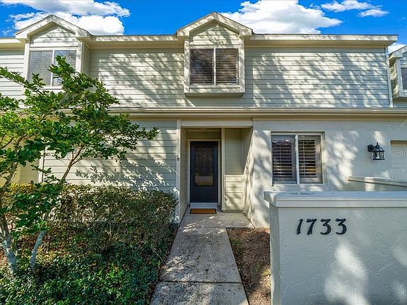 5th image of 1733 SE 27th Loop