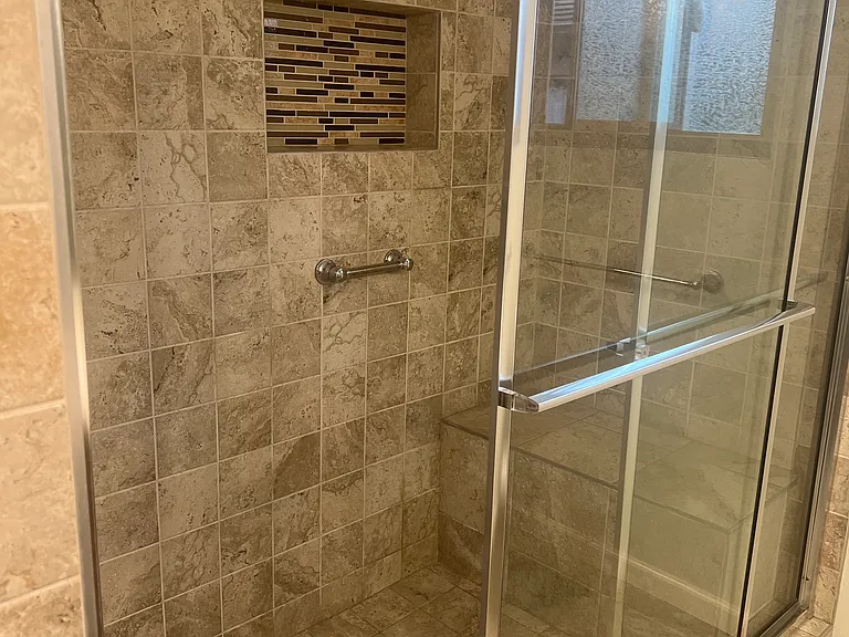 2411 E Greenview Dr — Photo 20