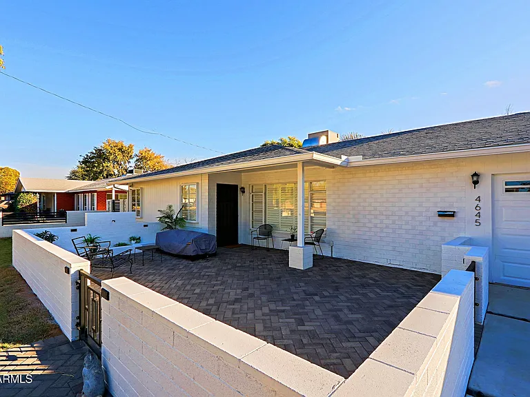 4645 E Windsor Ave — Photo 2