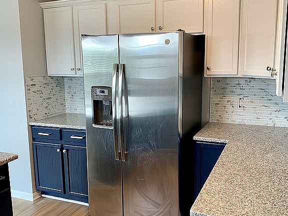5th image of 840 Aster Ct