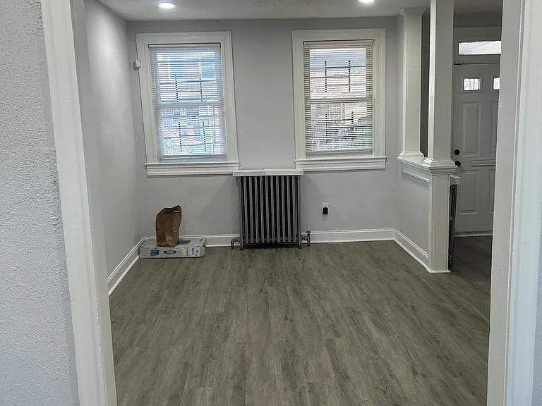2326 Aiken St — Photo 7