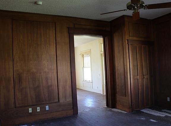 5th image of 800 Pecan St