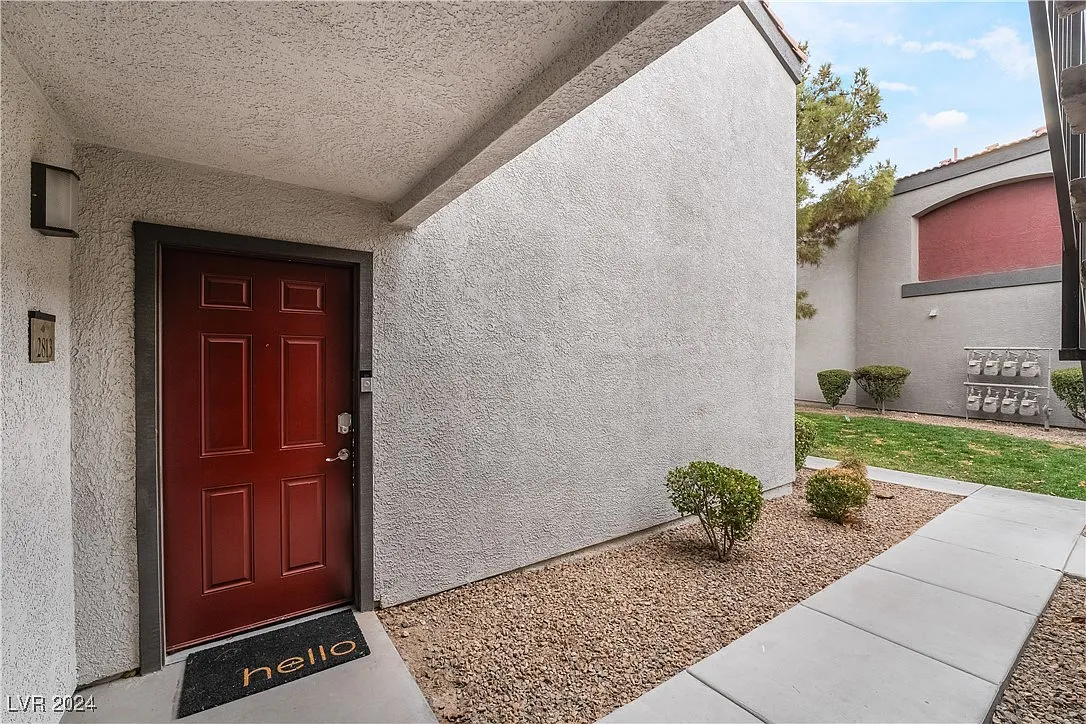 1 bed, 1.0 bath, 660 sqft, $2,100 — Photo 2