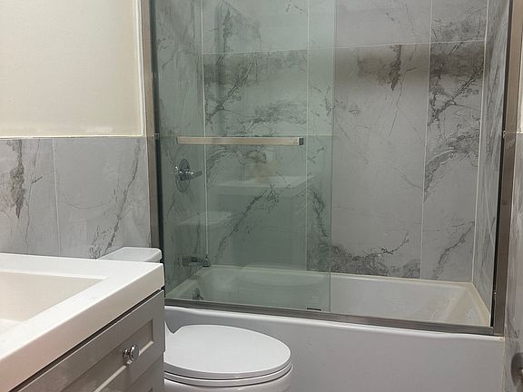 5th image of 232 Armstrong Ave #1