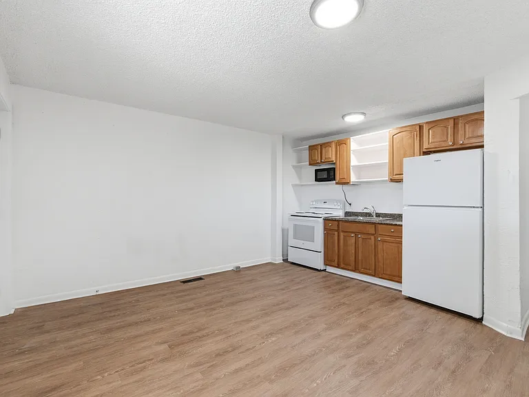 1595 Reed St — Photo 5