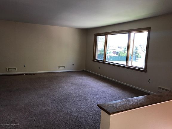 2nd image of 477 Tysens Ln