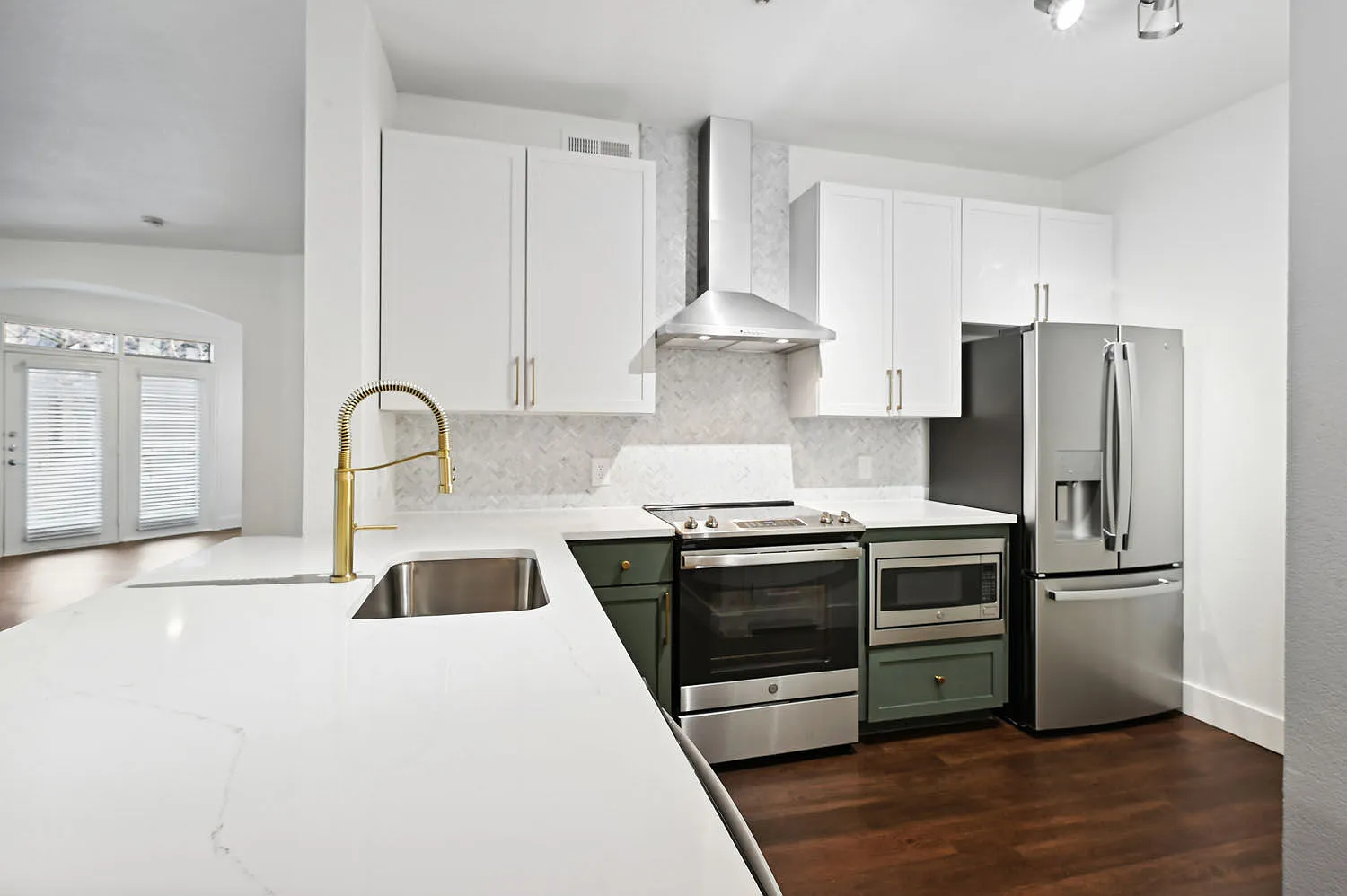 Dorian and Encore — Photo 1