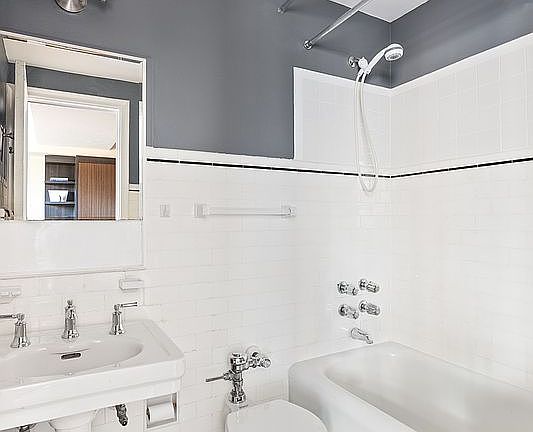 5th image of 12 W 72nd St APT 7J