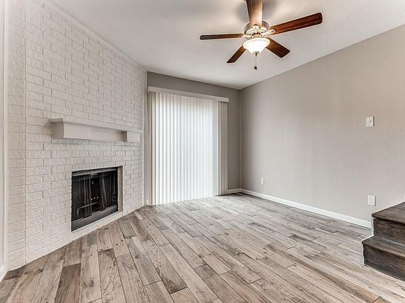 3rd image of 625 Carriagehouse Ln #G-6