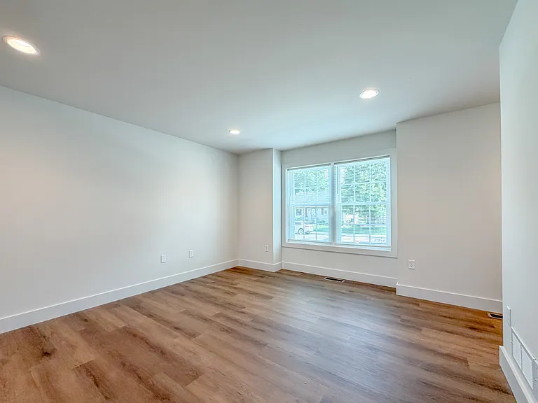 271 Locust St — Photo 6