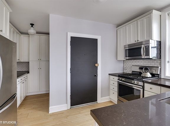5th image of 4731 N Paulina St #3