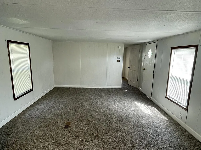 938 Sunset Dr #C — Photo 11