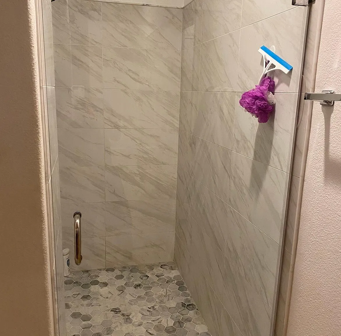 5 bed, 4300 sqft, $999 — Photo 4