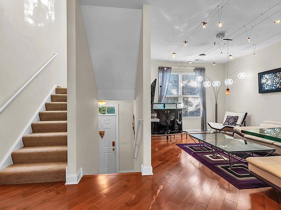 4th image of 28794 W Pondview Dr