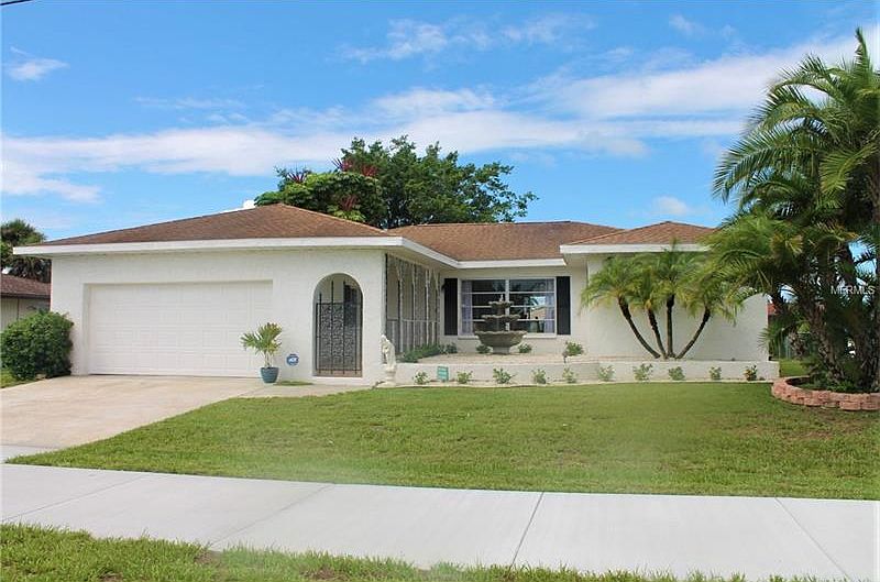 1st image of 21161 Edgewater Dr