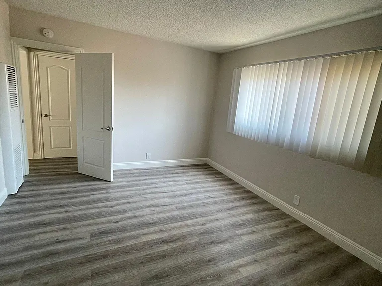 1027 S Atlantic Blvd #4 — Photo 12