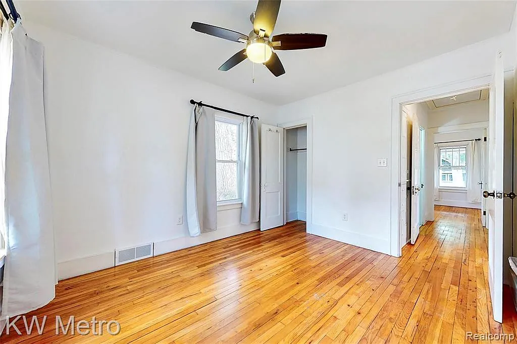 2 bed, 811 sqft, $1,800 — Photo 3