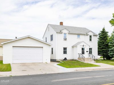 12 9th St NE, East Grand Forks, MN, 56721