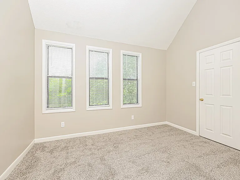 110 Bland Dr — Photo 13