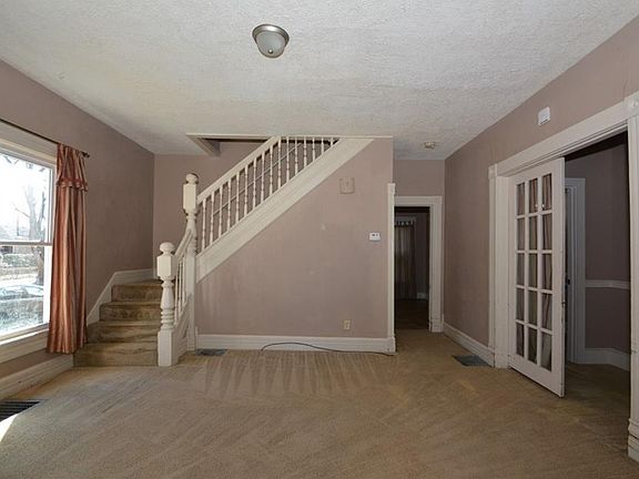 4th image of 502 W Franklin St