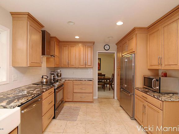 4th image of 2208 Ontonagon Ave SE