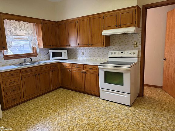 5th image of 423 11th St