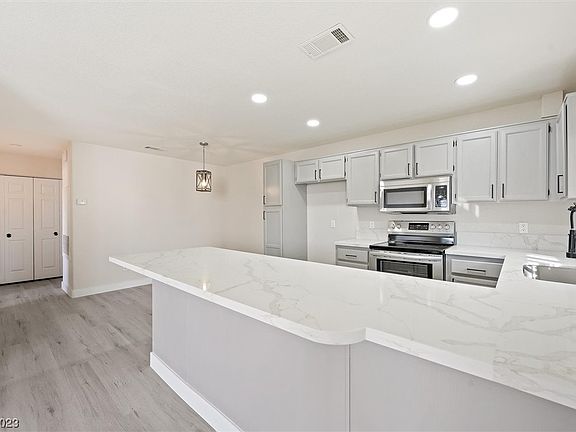 2nd image of 2725 S Nellis Blvd Unit 2043