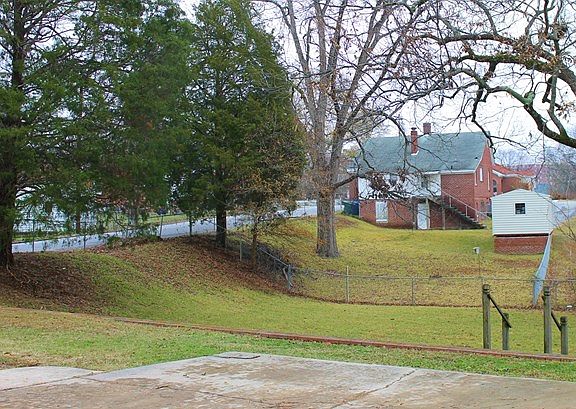 3rd image of 203 Duncan Ave