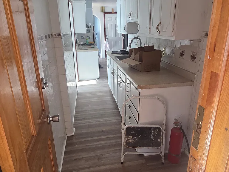 72-74 Maple St #1 — Photo 4
