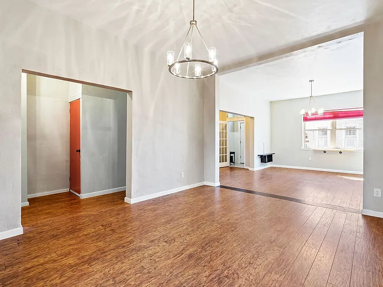 1106 Goettman St — Photo 8