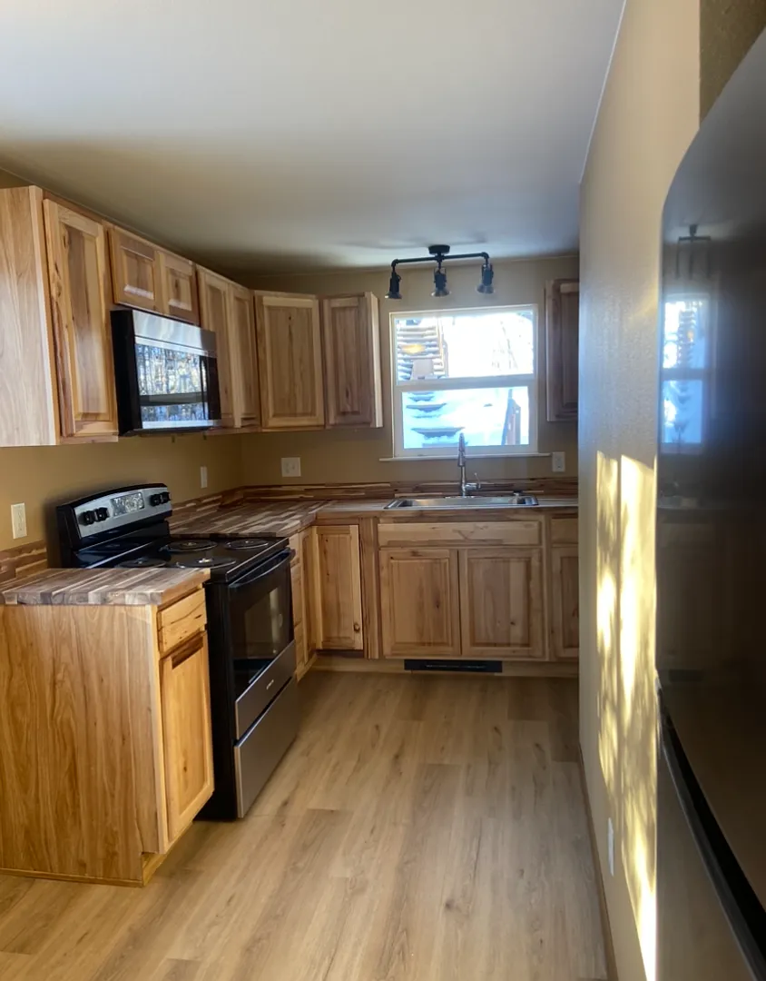 Lake Living~Single Family home Over an Acre on Cottonwood Lake! 2 bedroom/1 bathroom with a wrap ... — Photo 3