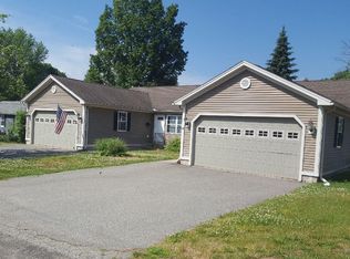 8 Grandview St, Chicopee, MA 01013