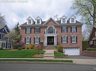 323 Ogden Ave, Teaneck, NJ 07666
