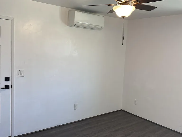 3022 Voltaire St — Photo 7