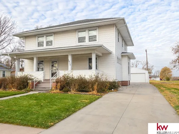 1017 Thayer Ave, Chester, NE 68327