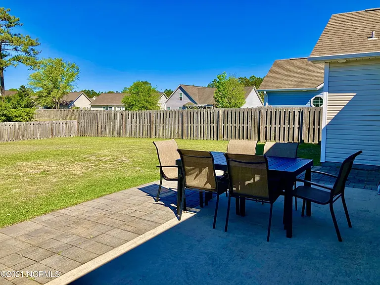 406 Amaryllis Ln — Photo 18